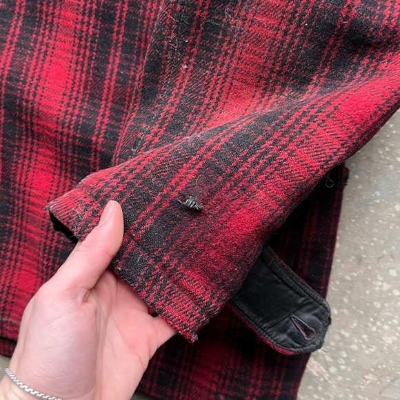 Vintage 1940s Woolrich Red Black Plaid Wool Mackinaw Cruiser Hunting Jacket Men - Picture 6 of 9